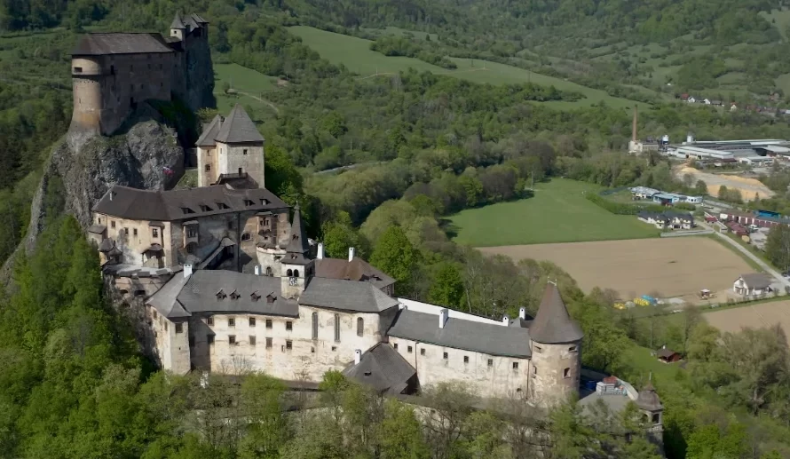 Visitando el castillo de Orava, en Eslovaquia