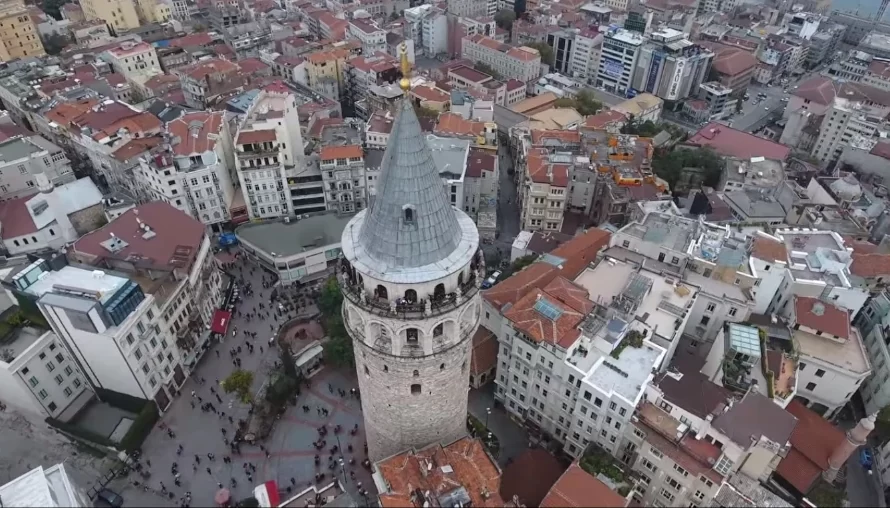 Torre de Gálata por dentro, en Estambul, Turquía