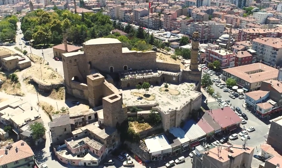Castillo de Niğde en Turquía