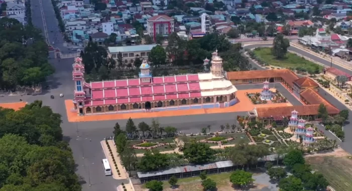 templo caodaísmo vietnam