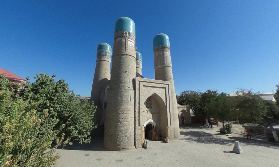 Madrasa Chor Minor, los cuatro minaretes de Bujará, en Uzbekistán